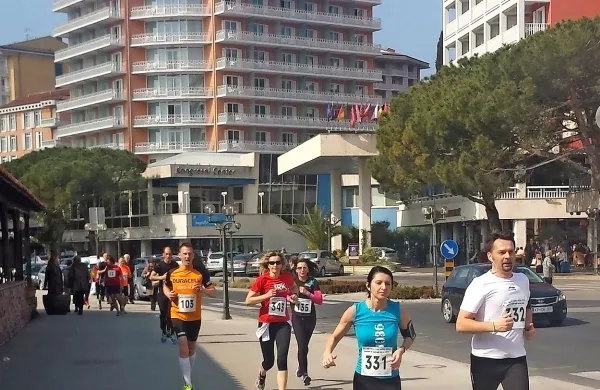 Tokrat le 500 tekačev na progi med solinami