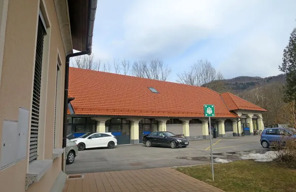 V  tako rekoč novo zgrajeni pomožni  stavbi E bo dobila prostor tudi nova galerija pokojnega dr. Jožeta Felca. Aprila jo bodo simbolično odprli z deli, ki so  mu jih podarili pacienti. 