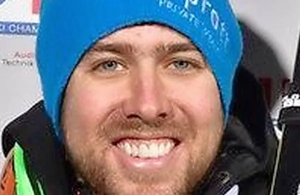 Kanadčan Dustin Cook je  zmagal v superveleslalomu na finalu svetovnega pokala alpskih smučarjev v  Meribelu.