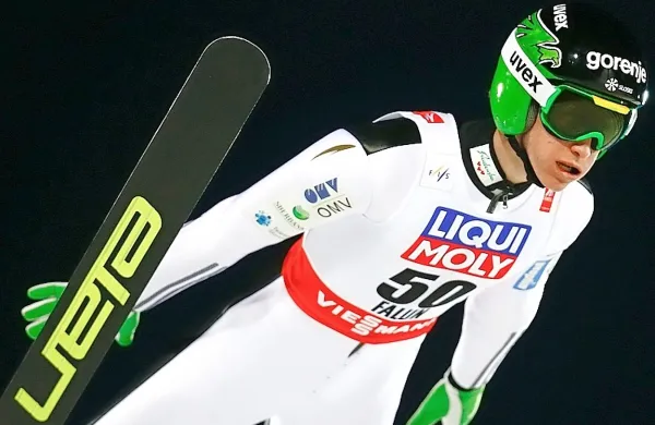 Najdaljšo daljavo je dosegel Peter Prevc, ki je postavil rekord letalnice (238 m).