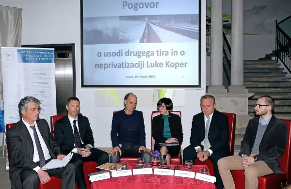 Okroglo mizo je pripravila Univerza na Primorskem ob Tednu univerze. 
