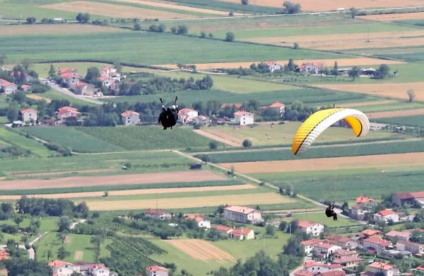 Okrogla miza PN: Nadaljnji razvoj jadralnega padalstva na Gori&scaron;kem
