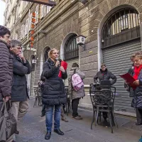 Bife pri Pepiju je tudi danes priljubljeno zbirališče Tržačanov. Marsikdo pa ne ve, da je bil ta lokal v preteklosti last 
Tomažičeve družine.