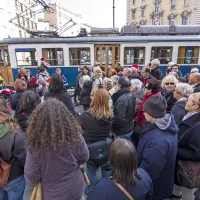 Trg Oberdan, ki se je v zgodovini močno zapisal v zavest 
Slovencev, je danes pomembno prometno križišče.
