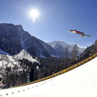 Planica, slovenski ponos, skakalnica, s katero je Gorišek 
rasel in zrasel. 