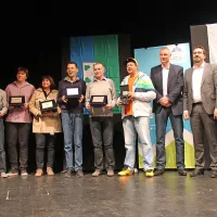 Takole so se v vrsto postavili prejemniki zlatih priznanj ter podeljevalci - član IO OKS Tomo Tiringer in župana Tadej Beočanin in Ivan Princes. 