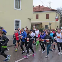 Sežanske ulice je napolnilo več kot 2500 tekačev.
