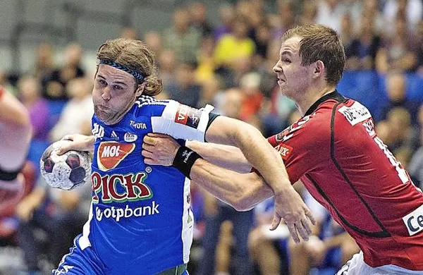 Deana Bombača (levo) je v dresu Szegeda težko zaustaviti.