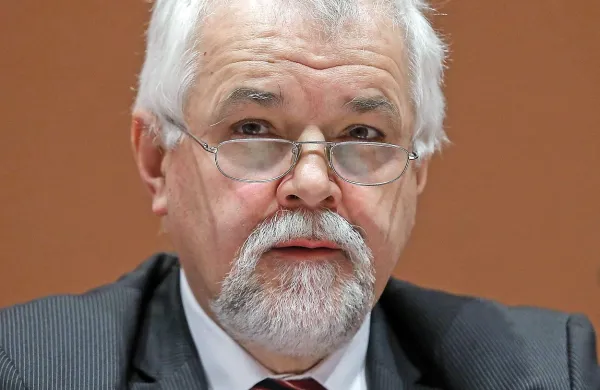  Direktor Zbornice elektro in elektronske industrije pri GZS Janez Renko 