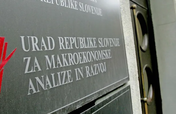 Urad RS za makroekonomske analize in razvoj (Umar) za 
letos napoveduje 2,4-odstotno rast bruto domačega proizvoda (BDP), potem ko je decembra lani napovedal rast v višini 
dveh odstotkov.