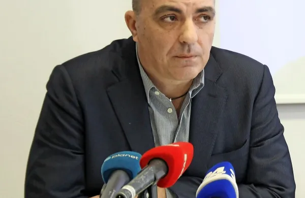 Pet let po spektakularni aretaciji Prijatelja v Solkanu se Jurič 
in Prijatelj še vedno srečujeta -  na koprskem sodišču.