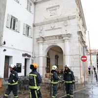 Grb zgrmel na tla