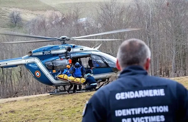 Nemški letalski prevoznik Lufthansa, matična družba nizkocenovnika Germanwings, je svojcem žrtev  strmoglavljenja 
letala ponudila po 50.000 evrov pomoči na žrtev za najnujnejše stroške, ki jih imajo v zvezi s tragedijo.