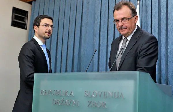 Matej Tonin (levo) in Jože Tanko pravita, da premier niti nima 
izbire: ministru Vebru mora pokazati vrata. 