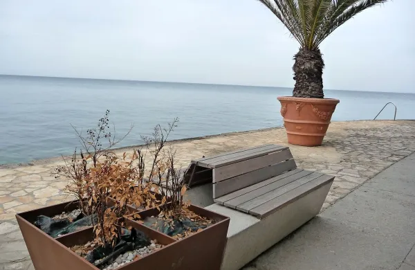 Ne urbana, pač pa zanemarjena oprema