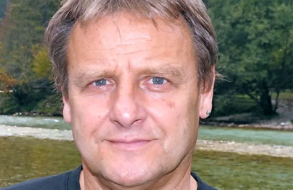 Bovški župan Valter Mlekuž je predvideval, da bi do podpisa 
pogodbe o prenosu lastništva lahko prišlo danes.