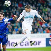 Tako je Milivoje Novaković v petek dosegel četrti gol za 
Slovenijo in svojega 29. v reprezentančnem dresu. Niti 35 
zadetkov Zlatka Zahovića se ne zdi več nedosegljivih.