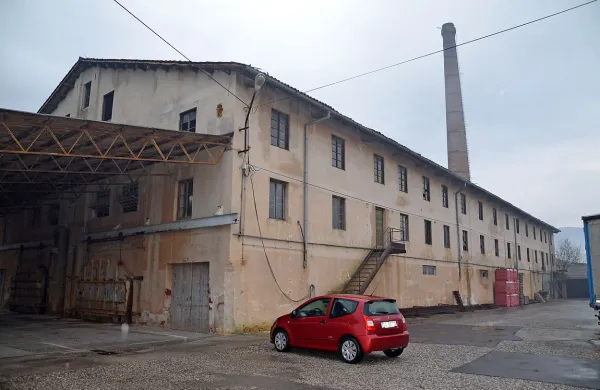 Brez opekarskega dimnika Bilje ne bi bile Bilje, so prepričani  nekateri. 