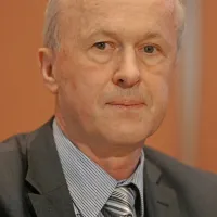 Jože Renar: Gradbena podjetja se na rast niso 
odzvala z novim zaposlovanjem, število 
zaposlenih v panogi je celo upadlo. Tudi v 
tehnološke investicije podjetja niso šla. Naša 
podjetja so zaradi krize previdna.
