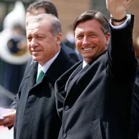 Na povabilo predsednika republike Boruta Pahorja je danes 
na uradnem obisku v Sloveniji turški predsednik Recep 
Tayyip Erdogan.