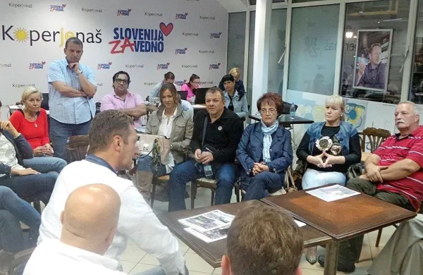 Rožana Viler je bila med volilno kampanjo zelo aktivna v štabu Popovičeve SZV, čeprav je bila 
tik pred tem še aktivna članica koprske SD.