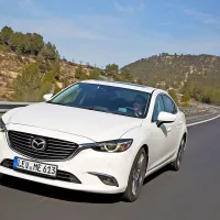 Tudi prenovljena mazda6 je ohranila vso svojo elegantnost.