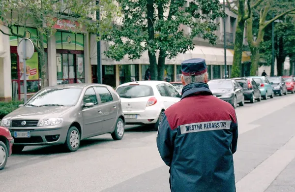 Več reda tudi na Delpinovi ulici