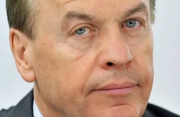 Lastnik Kranjske investicijske družbe Jože Anderlič je bil 
obsojen  na leto in pol pogojne zaporne kazni, plačati pa mora 
milijon evrov. 