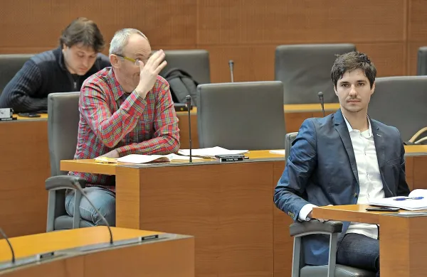 V Španiji in Grčiji se je po besedah Luke Mesca  že izkazalo, 
da so minili časi, ko je bila socialistična levica v Evropi 
obsojena na politično margino.