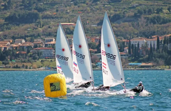 V razredu laser so dominirali slovenski jadralci.