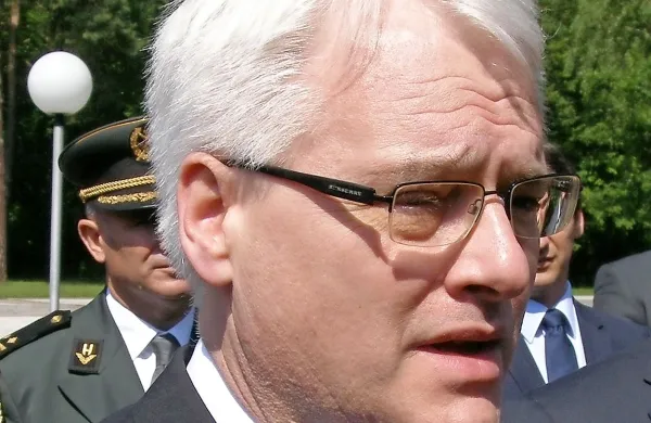 Nekdanji hrvaški predsednik Ivo Josipović je  potrdil, da bo 
sredi maja ustanovil novo levosredinsko politično stranko.