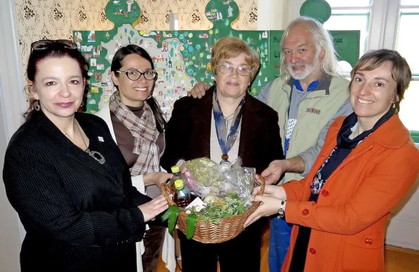 Na uvodni delavnici so študente animirali (z leve) Vanja 
Debevec, Andrejka Cerkvenik, Jasna Majda Peršolja, Boris 
Čok in Katja Hrobat Virloget.