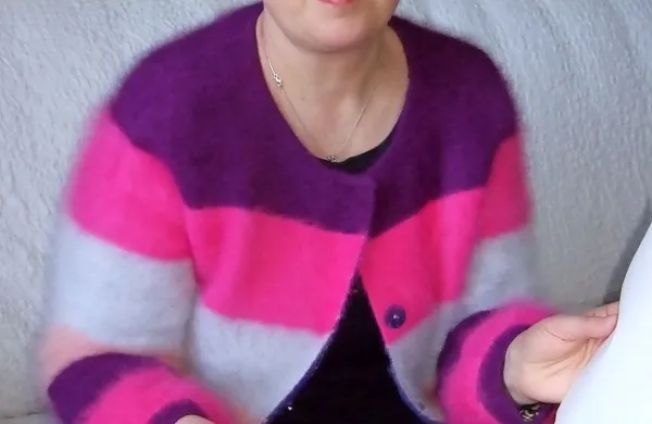 Suzana Sekuloska je včeraj med našim obiskom prav žarela 
od zadovoljstva: “Poglejte te izvide, še zdravniki so bili 
presenečeni.”