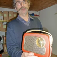 Star potovalni radio znamke Bled, izdelan v Sloveniji.   