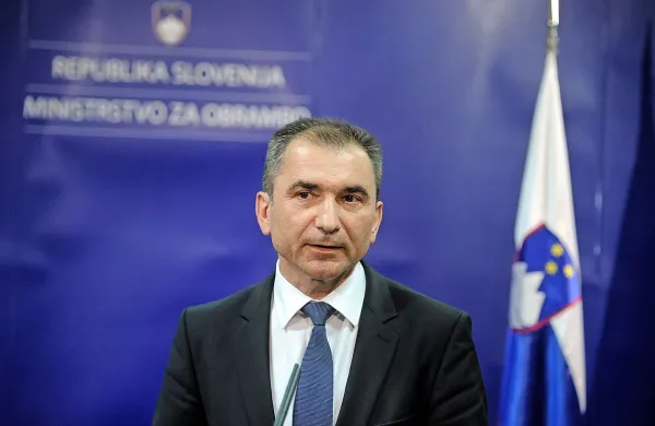 Obrambni minister Janko Veber