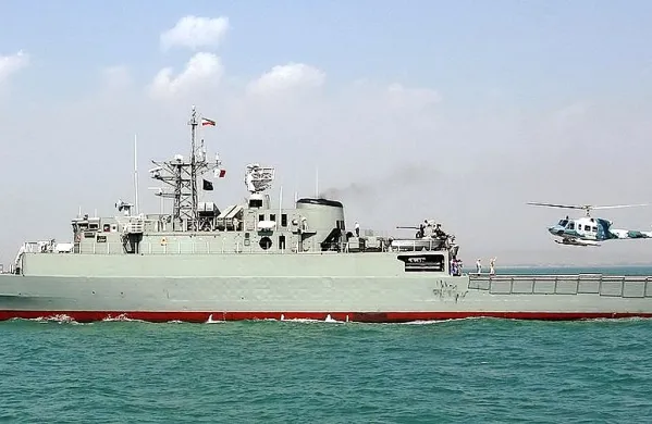  Iran je svoji vojaški ladji v Adenski zaliv poslali za “zavarovanje 
iranskih trgovskih ladij pred pirati”, je  sporočil poveljnik 
iranske vojaške mornarice. 