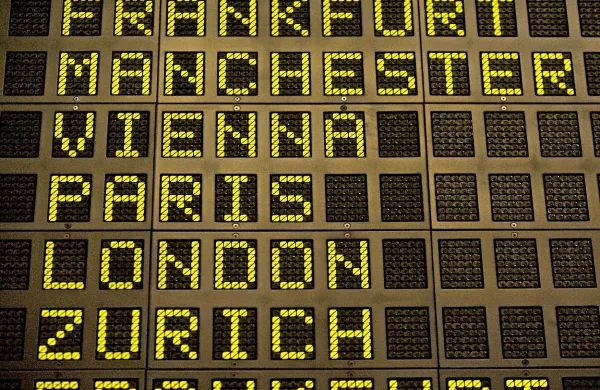 Zaradi stavke francoskih kontrolorjev je odpovedan tudi let 
Ljubljana-Pariz.