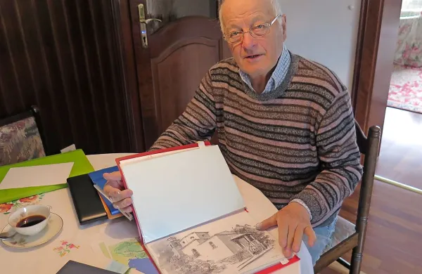 Marjan Miklavec razkazuje dela, ki jih je že pripravil za 
monografijo.