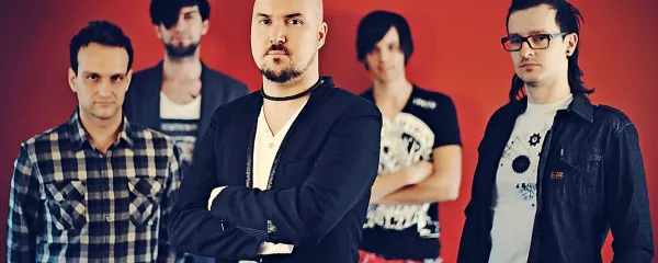 Drevi  v Hangarju Anavrin