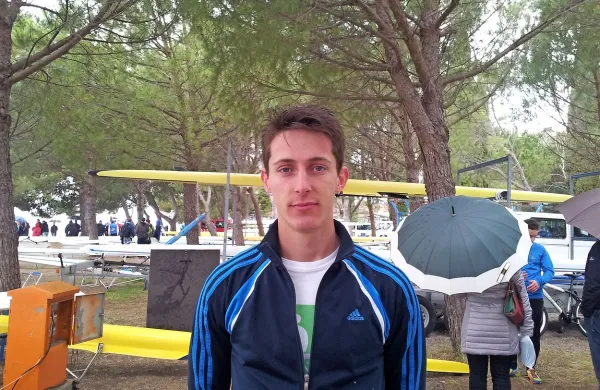 Gašper Ostanek: “Veslanje je zelo lep šport. Na 
treningu se sprostim in pozabim na vse skrbi; to je 
najlepše. Je pa to tudi zelo garaški šport.”  