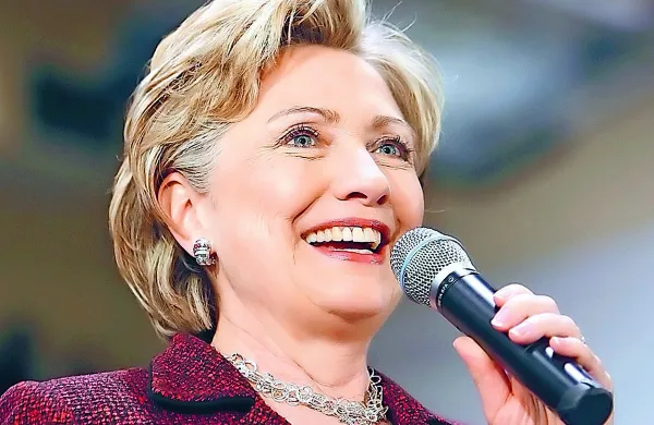 Ameriški mediji napovedujejo, da bo Clintonova najverjetneje 
prav danes sporočila, da se bo potegovala za kandidaturo na 
predsedniških volitvah prihodnje leto.