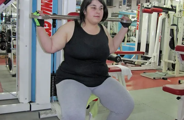 Petra trenira vsak dan, pred službo ali po njej. 