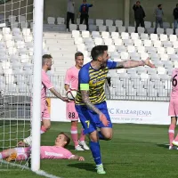 Koper kljub vsemu s prednostjo