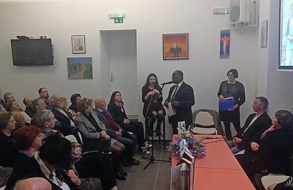 Župan Peter Bossman je svojcem pokojnega Alberta Pucerja 
izročil žalno knjigo. 
