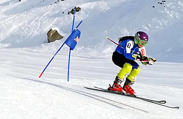 Eva Kobal (SK Gorica) je v Franciji zasedla enajsto mesto v 
superveleslalomu.  
