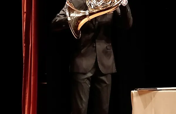 Hornist Sebastijan Buda