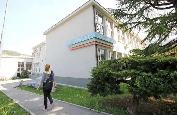 Osnovno šolo Deskle bo poslej vodil vršilec dolžnosti, ki ga 
mora svet zavoda izbrati in imenovati v naslednjih dneh.