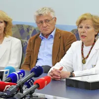 Ravnajo, kot  da bi bila ebola