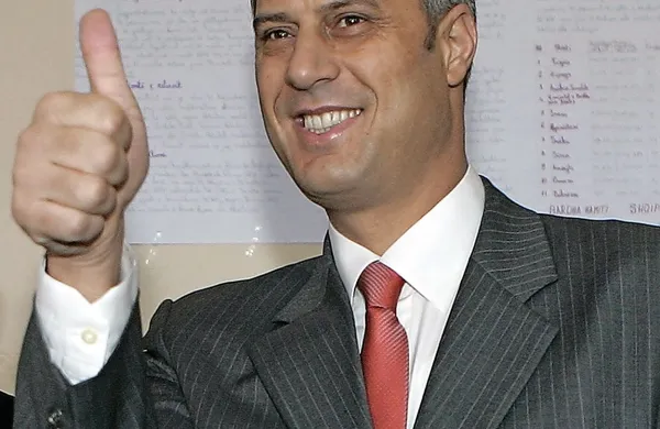 Hashim Thaci je bil viden predstavnik nekdanje Osvobodilne 
vojske Kosova že leta 1997 v Srbiji v odsotnosti obsojen na 
deset let zapora zaradi terorizma