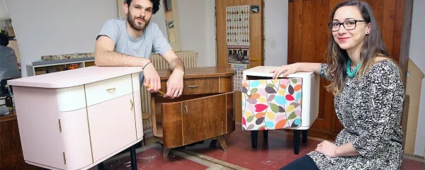  Ajda Miška in Matej Kolavčič (Mellow Moose Station) dajeta 
staremu pohištvu  novo življenje in novo priložnost.